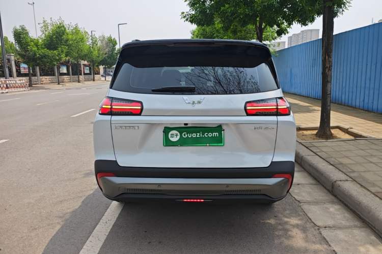 Used Wuling Xingguang 560 New Energy 2026 Model, Plug-in Hybrid, 125 km, Luxury Version Rear