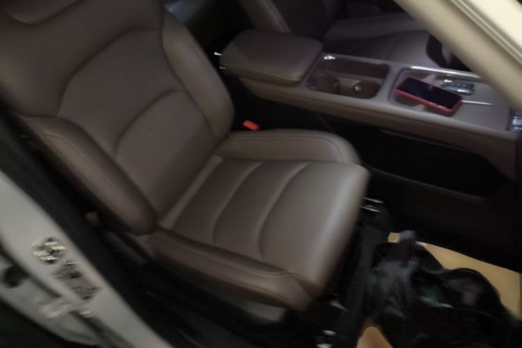 Used Wuling Xingguang 560 New Energy 2026 Model, Plug-in Hybrid, 125 km, Luxury Version Right Front Seat