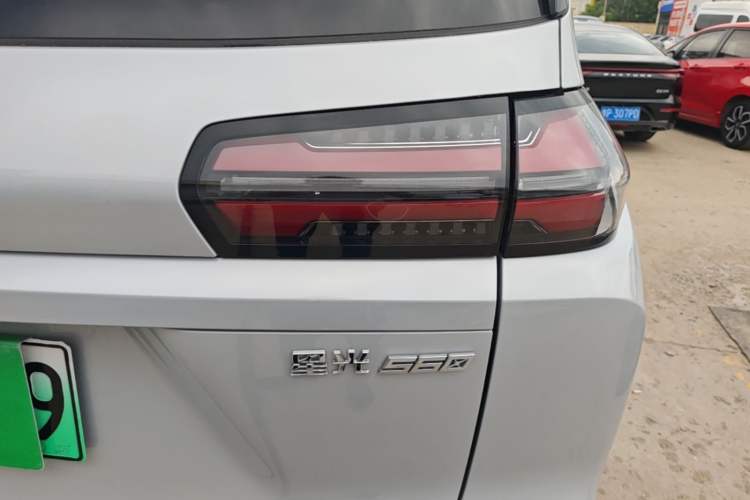 Used Wuling Xingguang 560 New Energy 2026 Model, Plug-in Hybrid, 125 km, Luxury Version Right Rear Taillight