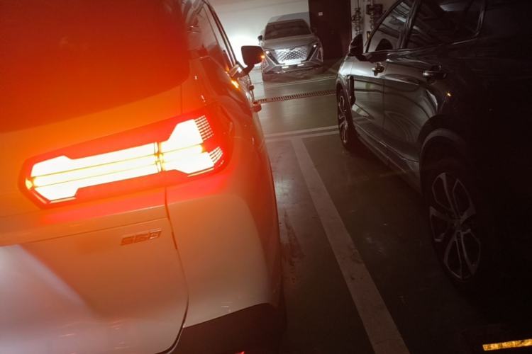 Used Wuling Xingguang 560 New Energy 2026 Model, Plug-in Hybrid, 125 km, Luxury Version Right Rear Taillight