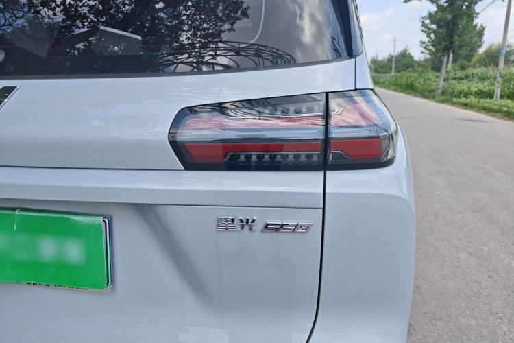 Used Wuling Xingguang 560 New Energy 2026 Model, Plug-in Hybrid, 125 km, Luxury Version Right Rear Taillight