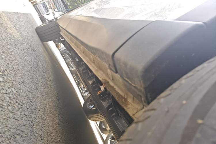 Used Wuling Xingguang 560 New Energy 2026 Model, Plug-in Hybrid, 125 km, Luxury Version Right Side Sill