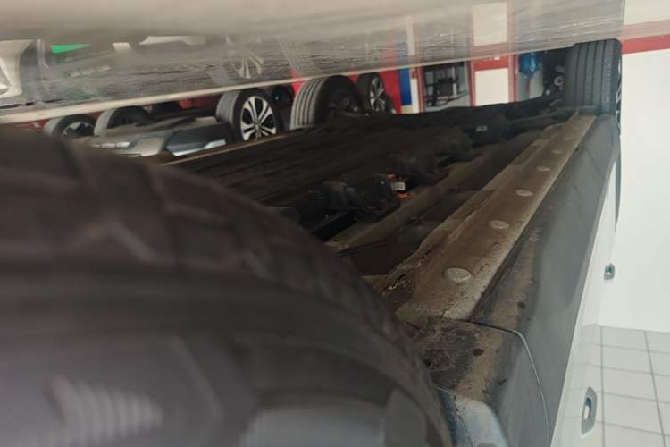 Used Wuling Xingguang 560 New Energy 2026 Model, Plug-in Hybrid, 125 km, Luxury Version Right Side Sill