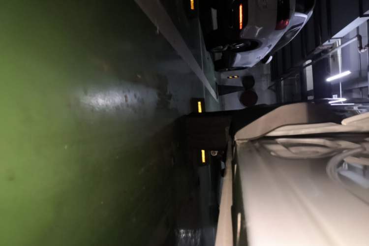 Used Wuling Xingguang 560 New Energy 2026 Model, Plug-in Hybrid, 125 km, Luxury Version Right Side Sill