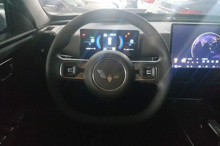 Used Wuling Xingguang 560 New Energy 2026 Model, Plug-in Hybrid, 125 km, Luxury Version Steering Wheel