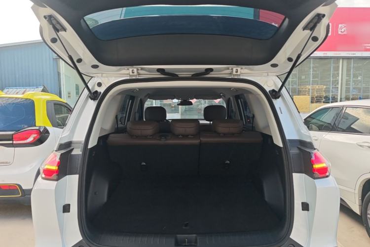 Used Wuling Xingguang 560 New Energy 2026 Model, Plug-in Hybrid, 125 km, Luxury Version Trunk
