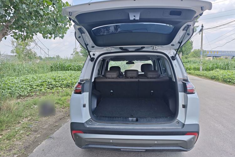 Used Wuling Xingguang 560 New Energy 2026 Model, Plug-in Hybrid, 125 km, Luxury Version Trunk