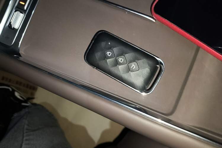 Used Wuling Xingguang 560 New Energy 2026 Model, Plug-in Hybrid, 125 km, Luxury Version Vehicle Key
