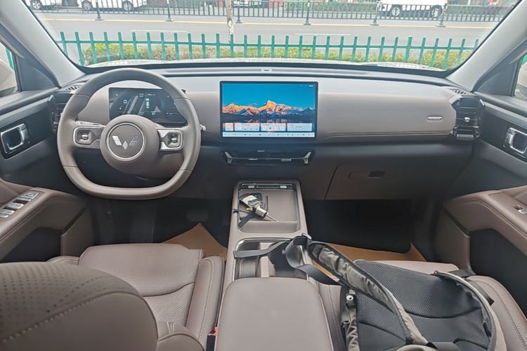 Used Wuling Xingguang 560 New Energy 2026 Model, Plug-in Hybrid, 125 km, Luxury Version Center Console