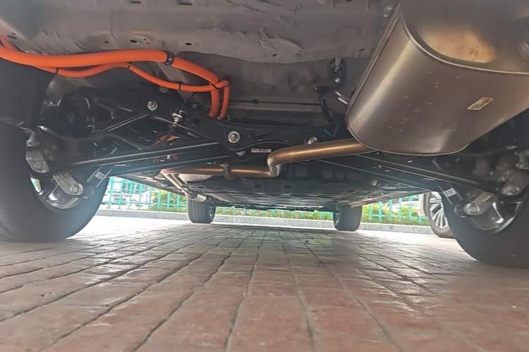 Used Wuling Xingguang 560 New Energy 2026 Model, Plug-in Hybrid, 125 km, Luxury Version Chassis Rear