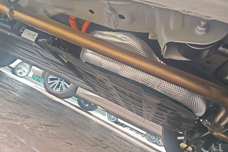 Used Wuling Xingguang 560 New Energy 2026 Model, Plug-in Hybrid, 125 km, Luxury Version Chassis Rear Left