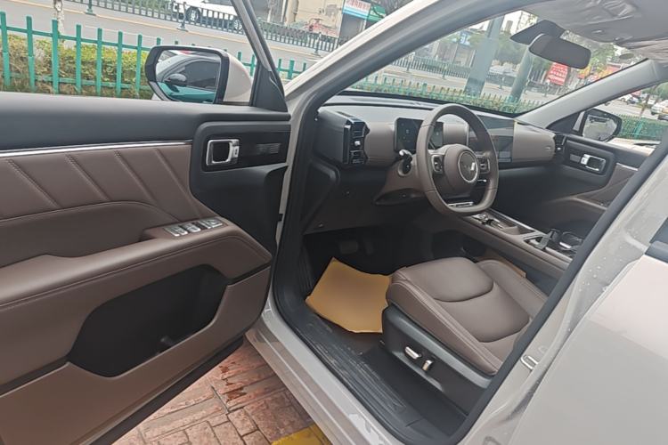 Used Wuling Xingguang 560 New Energy 2026 Model, Plug-in Hybrid, 125 km, Luxury Version Driver Seat