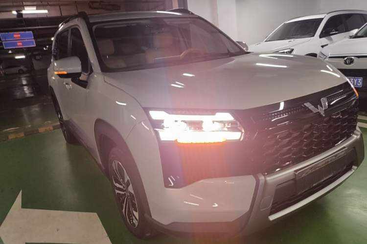 Used Wuling Xingguang 560 New Energy 2026 Model, Plug-in Hybrid, 125 km, Luxury Version Front Right 45 Deg