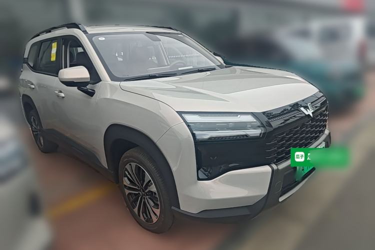 Used Wuling Xingguang 560 New Energy 2026 Model, Plug-in Hybrid, 125 km, Luxury Version Front Right 45 Deg