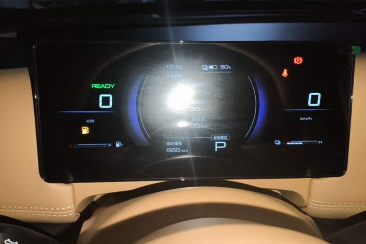 Used Wuling Xingguang 560 New Energy 2026 Model, Plug-in Hybrid, 125 km, Luxury Version Instrument Cluster