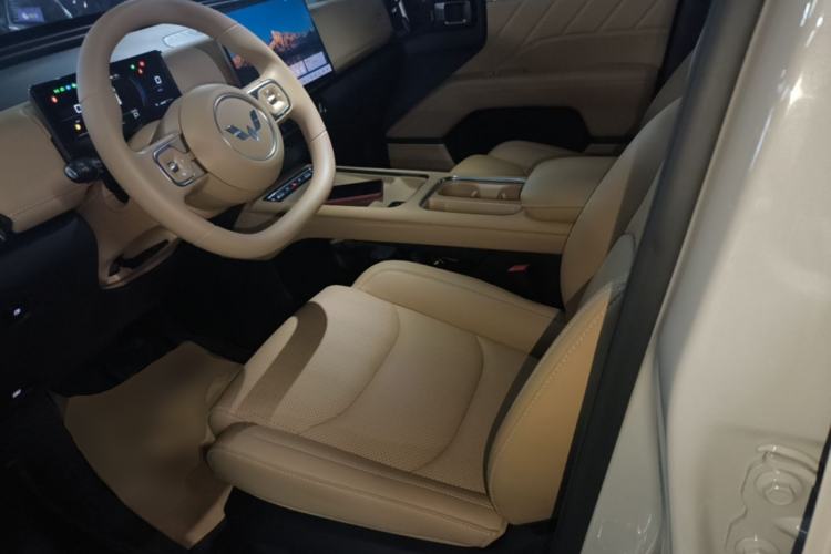 Used Wuling Xingguang 560 New Energy 2026 Model, Plug-in Hybrid, 125 km, Luxury Version Left Front Seat