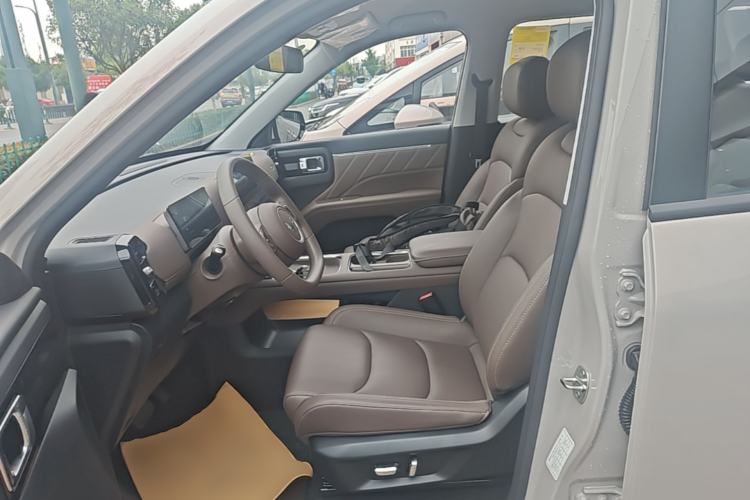 Used Wuling Xingguang 560 New Energy 2026 Model, Plug-in Hybrid, 125 km, Luxury Version Left Front Seat
