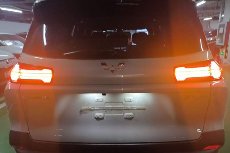 Used Wuling Xingguang 560 New Energy 2026 Model, Plug-in Hybrid, 125 km, Luxury Version Rear