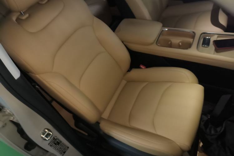 Used Wuling Xingguang 560 New Energy 2026 Model, Plug-in Hybrid, 125 km, Luxury Version Right Front Seat