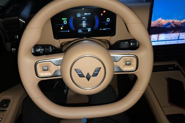 Used Wuling Xingguang 560 New Energy 2026 Model, Plug-in Hybrid, 125 km, Luxury Version Steering Wheel