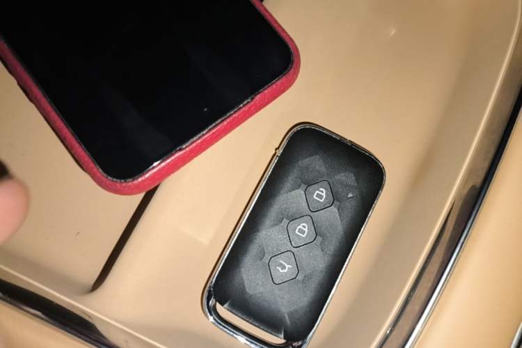 Used Wuling Xingguang 560 New Energy 2026 Model, Plug-in Hybrid, 125 km, Luxury Version Vehicle Key