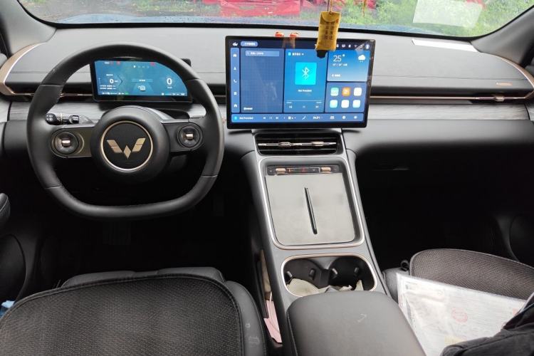 Used Wuling Xingguang S 2024 130 km Flagship Version Center Console