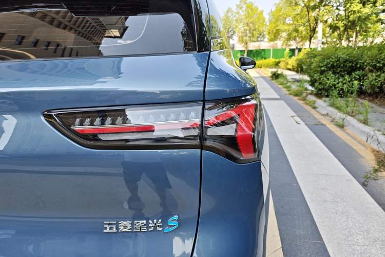 Used Wuling Xingguang S 2024 130 km Flagship Version Exterior 9