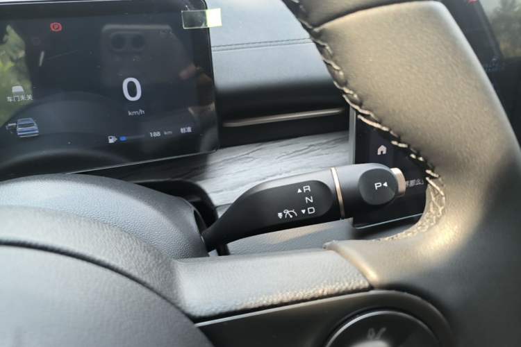 Used Wuling Xingguang S 2024 130 km Flagship Version Gear Lever