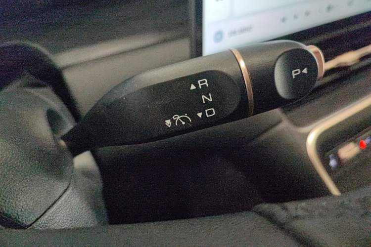 Used Wuling Xingguang S 2024 130 km Flagship Version Gear Lever