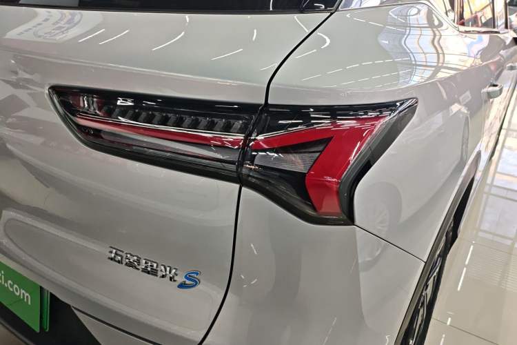 Used Wuling Xingguang S 2024 510 km Flagship Version Right Rear Taillight