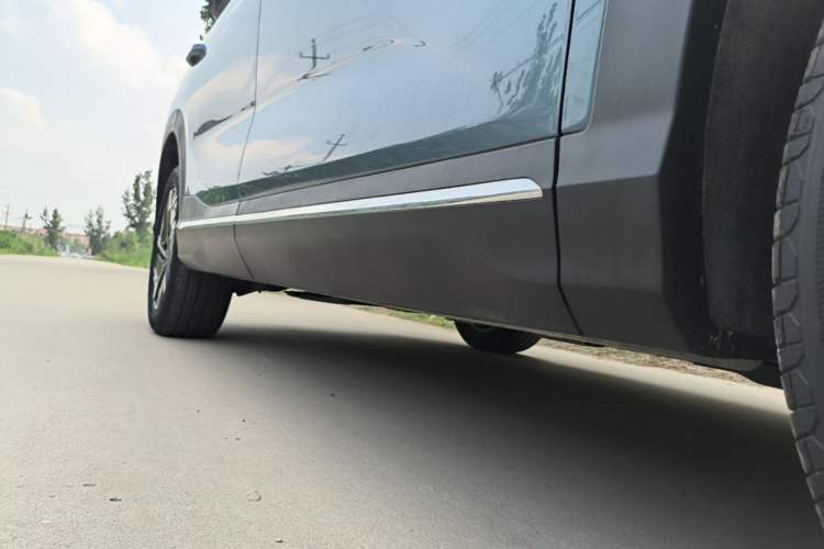 Used Wuling Xingguang S 2024 130 km Flagship Version Right Side Sill