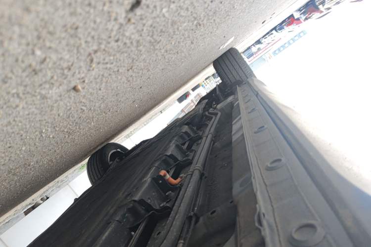 Used Wuling Xingguang S 2024 130 km Flagship Version Right Side Sill