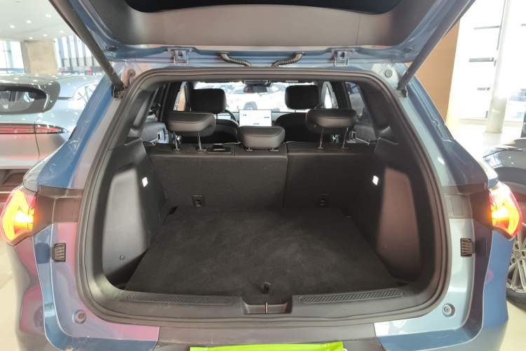 Used Wuling Xingguang S 2024 130 km Flagship Version Trunk