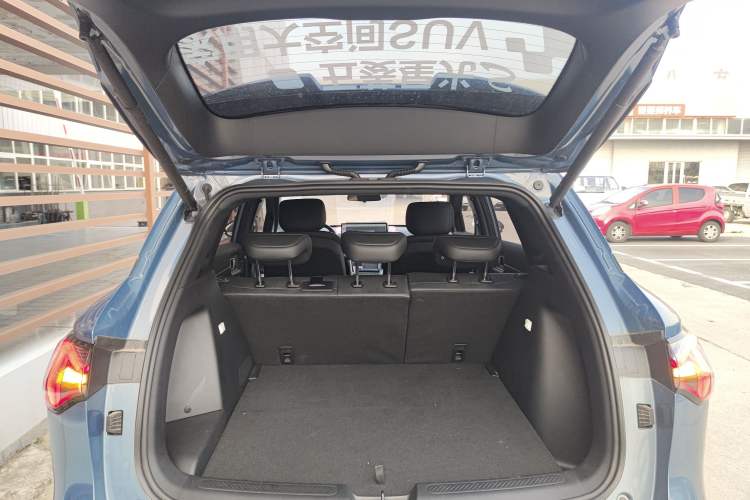 Used Wuling Xingguang S 2024 130 km Flagship Version Trunk