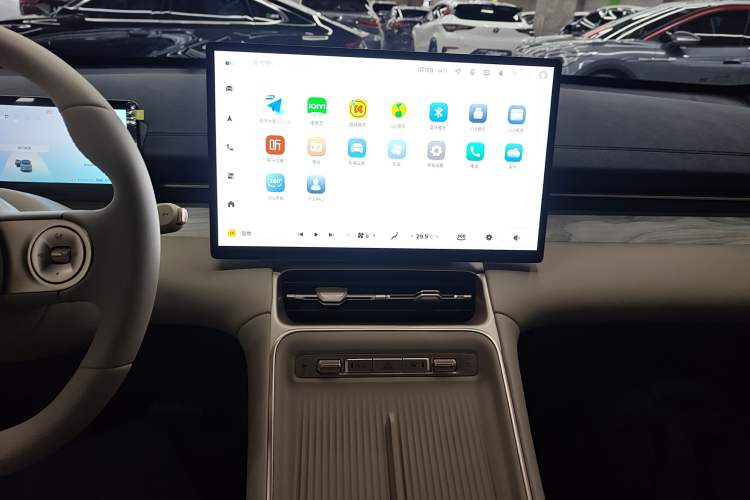 Used Wuling Xingguang S 2024 130 km Flagship Version Audio And AC Panel