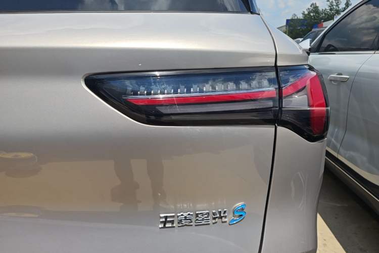 Used Wuling Xingguang S 2024 130km Flagship Version Exterior 1
