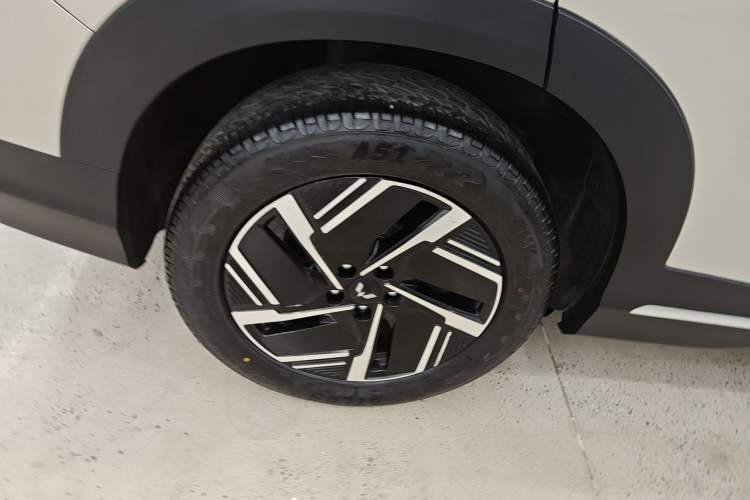 Used Wuling Xingguang S 2024 130 km Flagship Version Exterior 8
