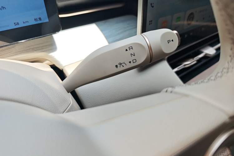 Used Wuling Xingguang S 2024 130km Flagship Version Gear Lever