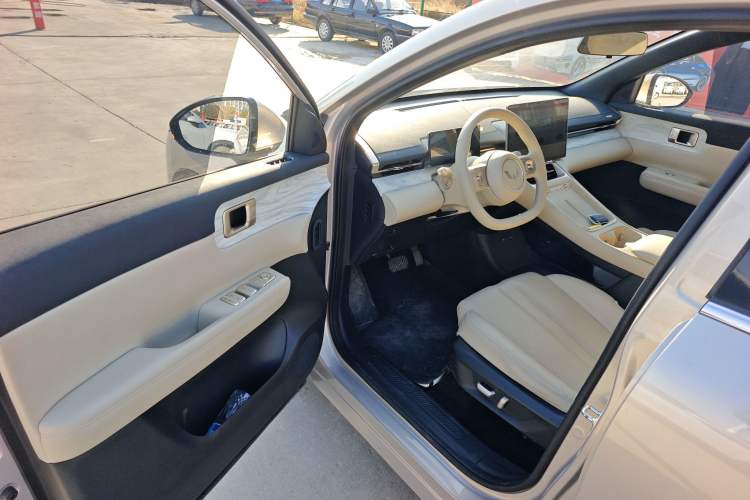 Used Wuling Xingguang S 2024 130 km Flagship Version Interior 3