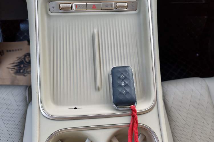 Used Wuling Xingguang S 2024 130 km Flagship Version Interior 4