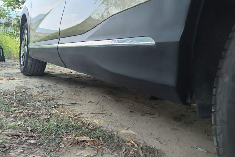 Used Wuling Xingguang S 2024 130 km Flagship Version Left Side Sill
