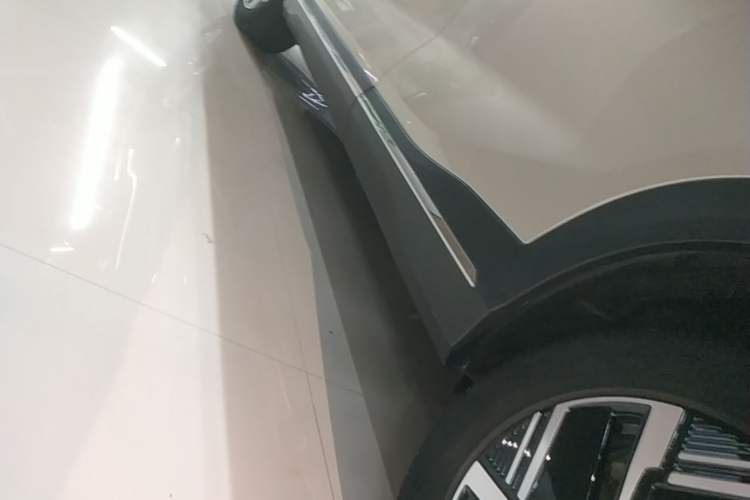 Used Wuling Xingguang S 2024 130 km Flagship Version Left Side Sill