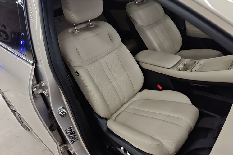 Used Wuling Xingguang S 2024 130 km Flagship Version Right Front Seat