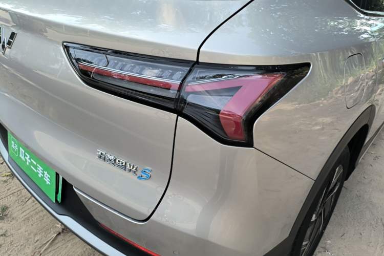 Used Wuling Xingguang S 2024 130 km Flagship Version Right Rear Taillight