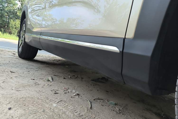 Used Wuling Xingguang S 2024 130 km Flagship Version Right Side Sill