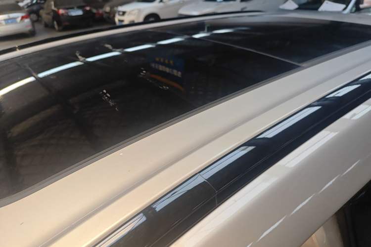 Used Wuling Xingguang S 2024 130 km Flagship Version Roof
