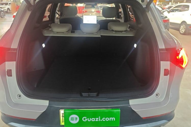 Used Wuling Xingguang S 2024 130 km Flagship Version Trunk