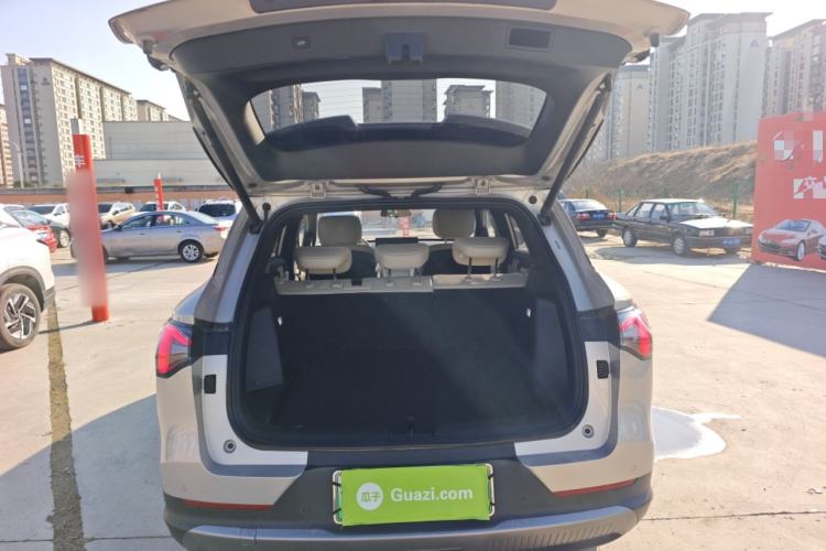 Used Wuling Xingguang S 2024 130 km Flagship Version Trunk