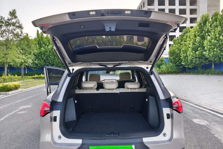 Used Wuling Xingguang S 2024 130 km Flagship Version Trunk