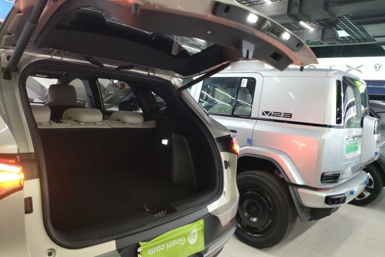 Used Wuling Xingguang S 2024 130 km Flagship Version Trunk